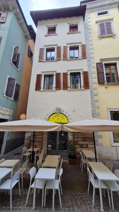 Appartamento Sunrise - Centro Storico N1 Riva del Garda Buitenkant foto