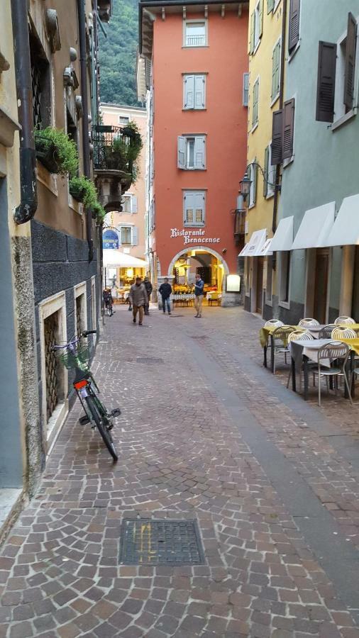Appartamento Sunrise - Centro Storico N1 Riva del Garda Buitenkant foto